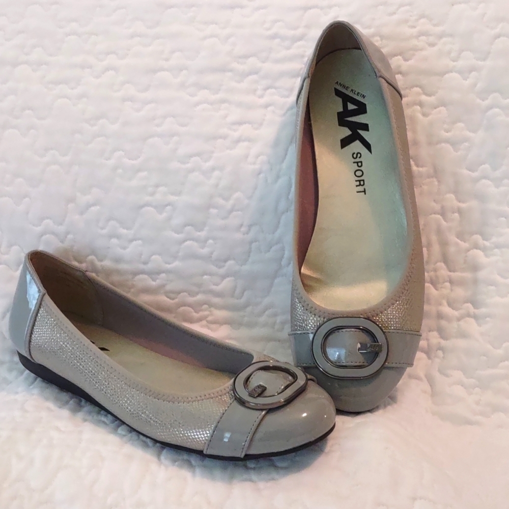 Anne Klein sport flats size 8
